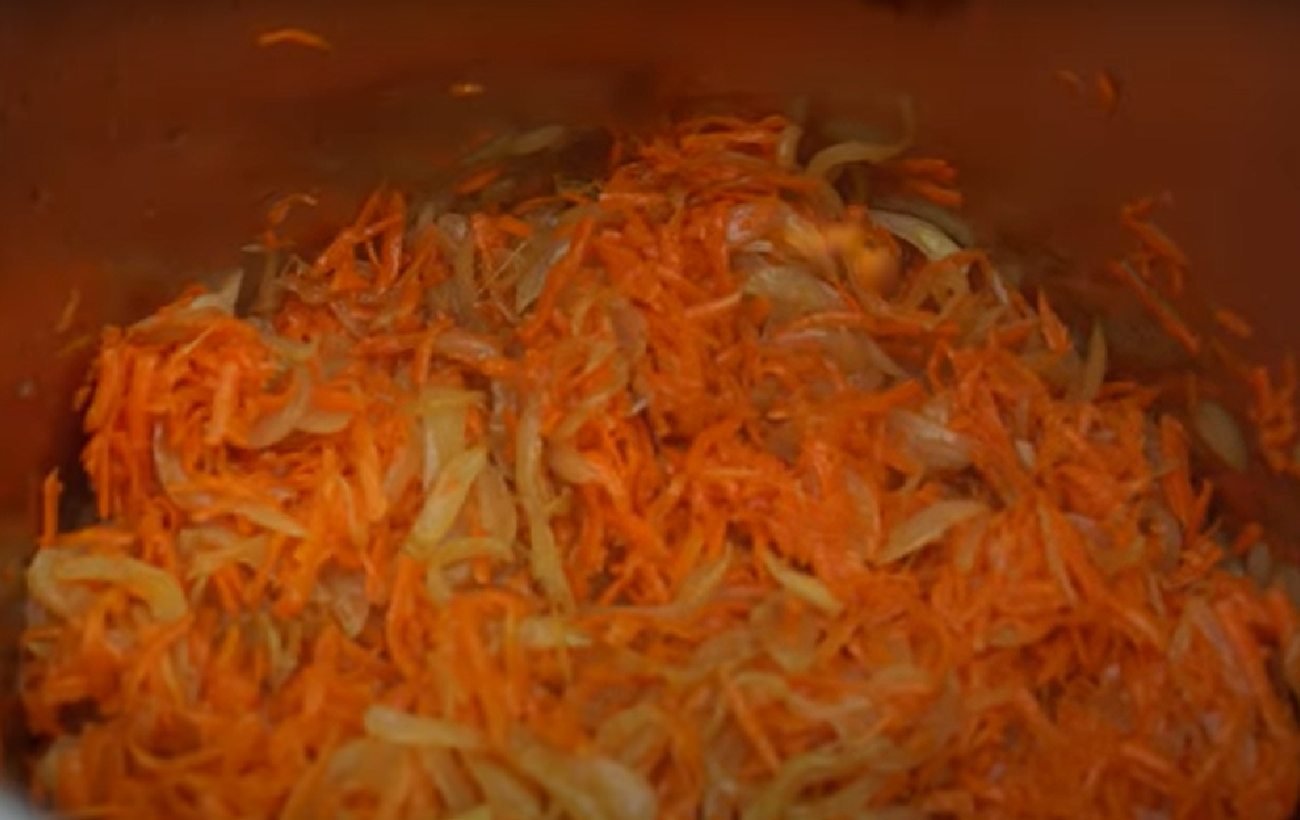 Для гарнірів і пиріжків: рецепт смачнющої тушкованої капусти на зиму